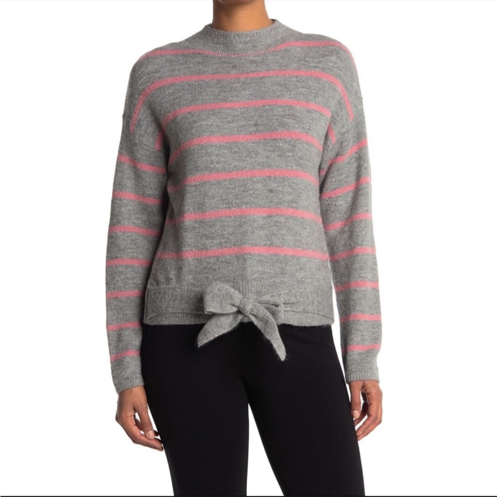 NEW WAYF Mock Neck Tie Waist Sweater
In Grey/pink Stripe Size Small Knit